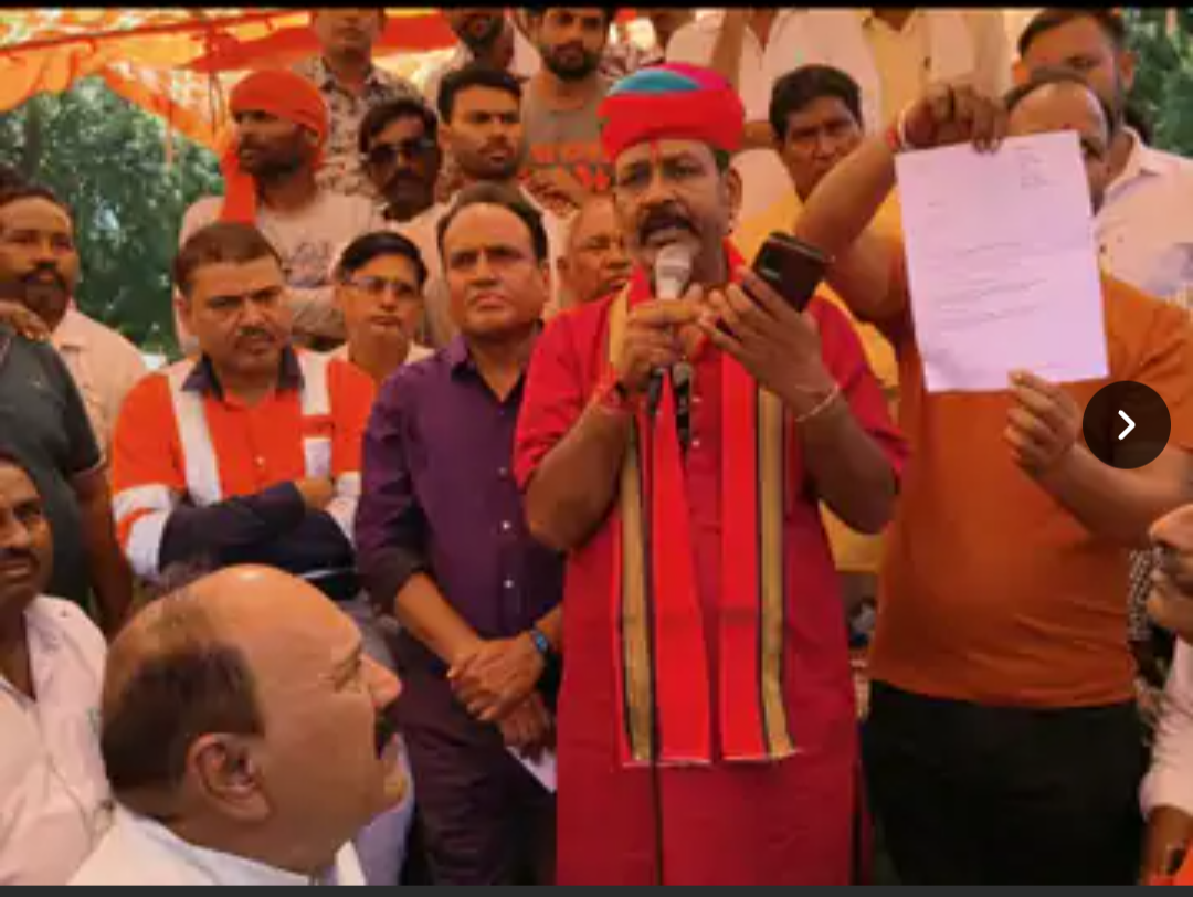 लाखेरी में 60 दिन में फैक्ट्री चालू होगी:10 दिन से चल रहा धरना खत्म; श्रमिक बोले- रोजगार की आस जगी