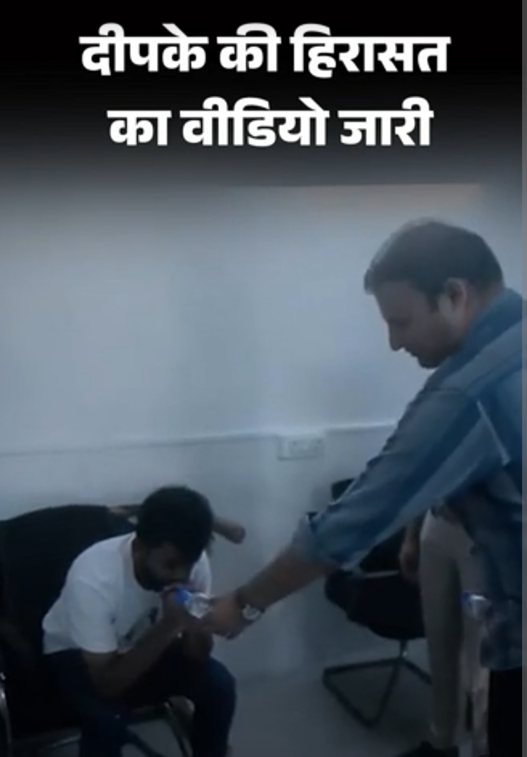 कॉकरोच पार्टी का लगातार दूसरे दिन प्रदर्शन:ममता-केजरीवाल को प्रोटेस्ट के लिए धन्यवाद दिया, राहुल बोले- सभी सुप्रीम कोर्ट चलें