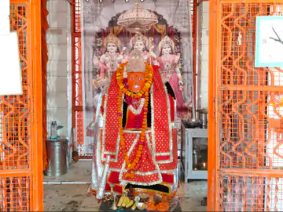 बालाजी मंदिर में नवरात्रि पर अखंड रामायण पाठ शुरू:बालाजी महाराज की प्रतिमा का श्रृंगार किया, 9 दिन चलेगा पाठ