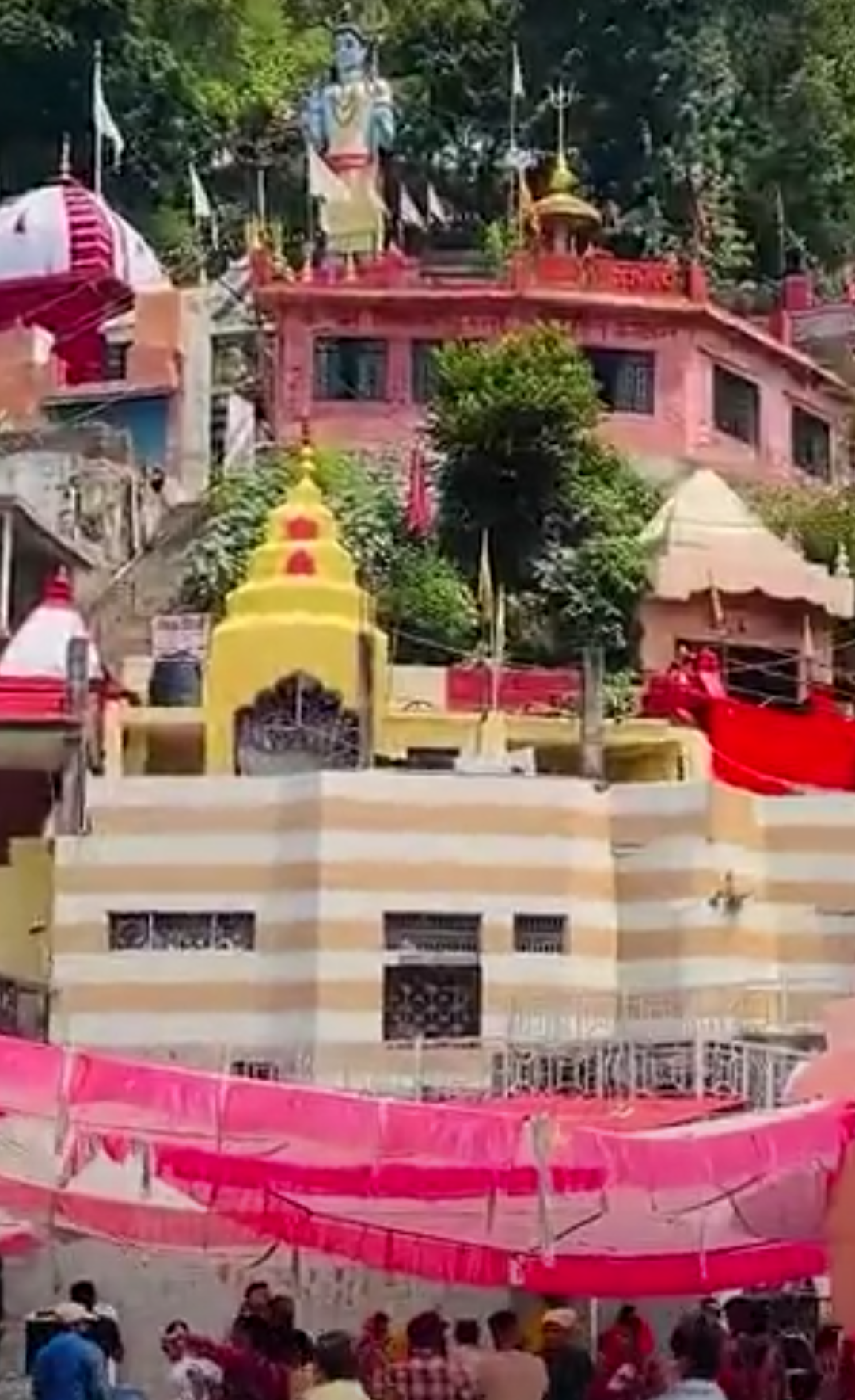 ज्वाला देवी, अग्नि शक्ति का रूप:यहां देवी रूप में 9 ज्वालाएं, पुजारी का शादीशुदा होना जरूरी; नवरात्रि में 3 दिन 24 घंटे खुला रहेगा मंदिर