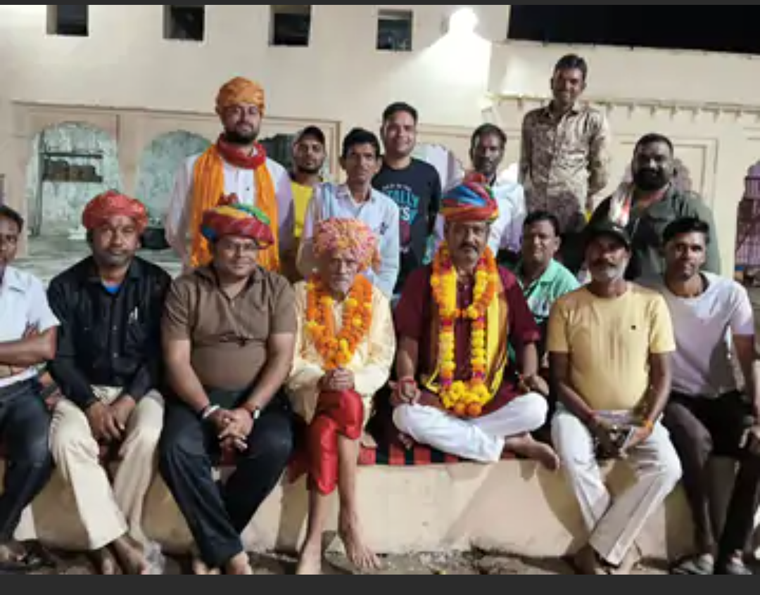 लाखेरी नगरपालिका अध्यक्ष राकेश सैनी गेपा के बालाजी पहुंचे:नवरात्रा पर पार्षदों संग क्षेत्र की सुख-समृद्धि के लिए लिया आशीर्वाद