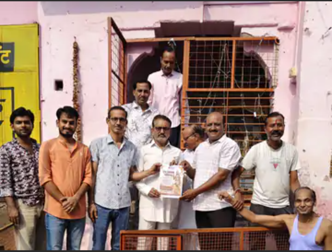 विप्र फाउंडेशन ने मंशापूर्ण गणेश जी को दिया ‘देव आमंत्रण’:इंद्रगढ़ में पूजा-अर्चना कर कार्यक्रम की सफलता की की गई कामना